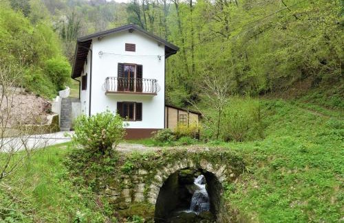 Kanal House | Hiša ob potoku