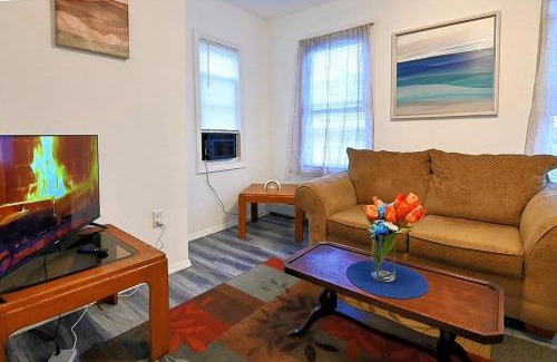 Communipaw Apartment | Hidden Gem-1Bedroom with Plenty Free Street Parking