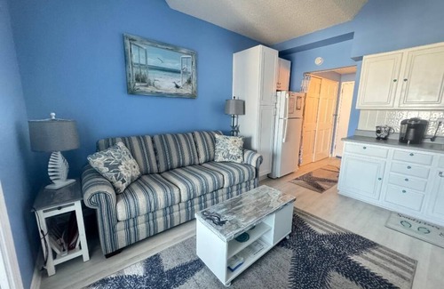 North Wildwood Condo | Hidden Gem! Breathtaking Ocean/Inlet view with heated pool & Wi-Fi