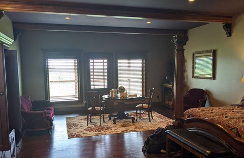Ste Genevieve House | Hidden Gem, scenic views off private balconies, incredible food and wine