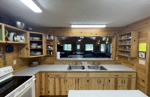 Indian River Cabin | Hide a way in our Lodge that sleeps 36!