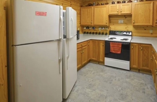 Indian River Cabin | Hide a way in our Lodge that sleeps 18!
