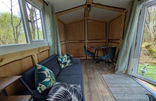 Criccieth Other | Hideaway Glamping cabin- Caban cudd