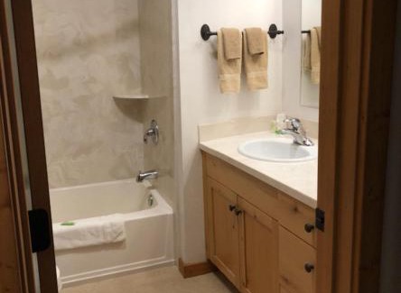 Bellevue Hotel | High Country Motel