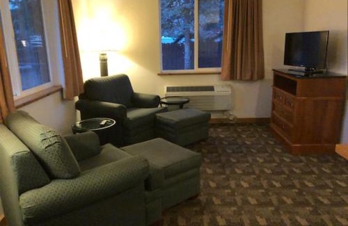 Bellevue Hotel | High Country Motel