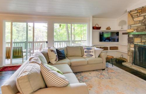Sapphire House | High-End Sapphire Retreat on Fairfield Lake!