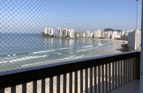 Centro Apartment | High standard apartment, balcony facing the sea, Pitangueiras Beach.