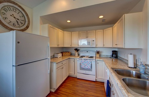 Avon Cottage | High Tide Top Floor Unit B Avon NC