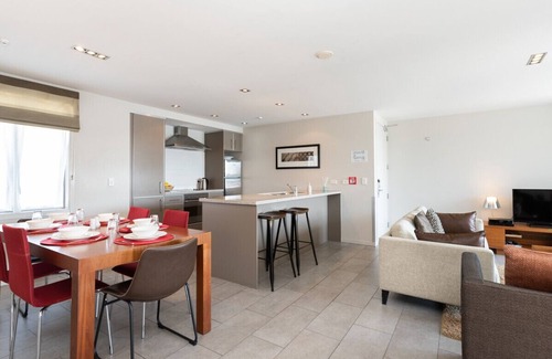 Paihia Cottage | High Tides Lookout - Paihia Holiday Home