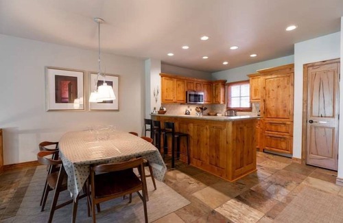 Highlands Townhomes House | Highlands Townhome Ski-In/Ski-Out off the Back Deck