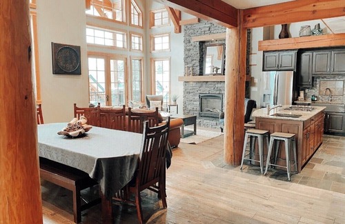 Golden Ski Chalet | Hiking,biking,skiing, family reunion or trip to a national park we have it all!