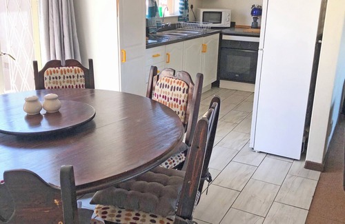 Greater Johannesburg Metropolitan Area Apartment | Hills and Dales Accommodation