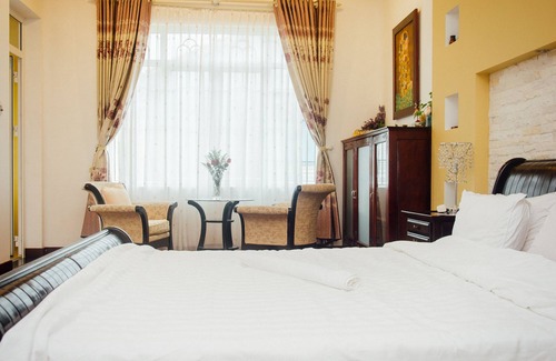 Thuy Xuan Bed & Breakfast | Hillside homestay Hue - Mansion room