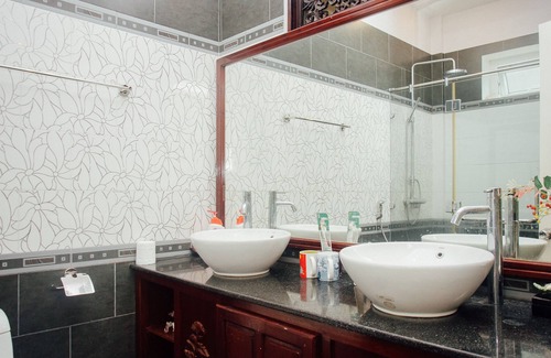 Thuy Xuan Bed & Breakfast | Hillside homestay Hue - Mansion room
