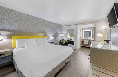Tulare Hotel | Hillstone Inn Tulare, an Ascend Collection Hotel