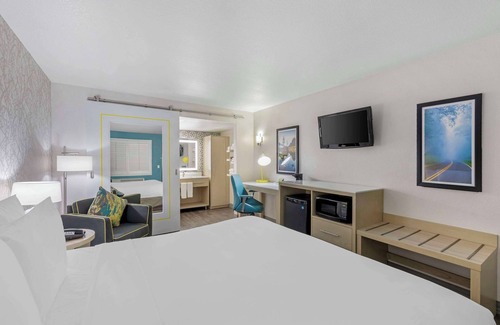 Tulare Hotel | Hillstone Inn Tulare, an Ascend Collection Hotel