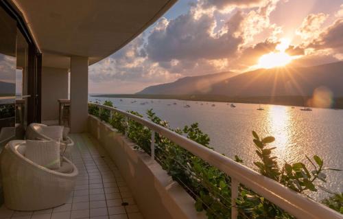 Cairns Central Business District Hotel | Hilton Cairns