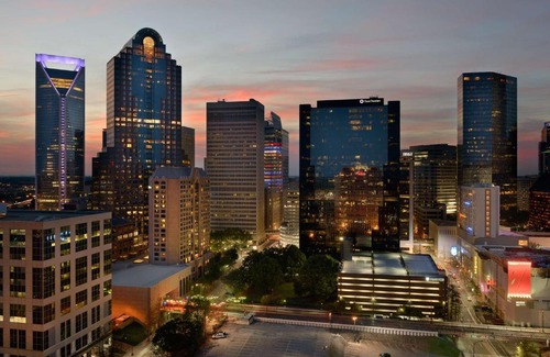 Charlotte Center City Hotel | Hilton Charlotte Uptown