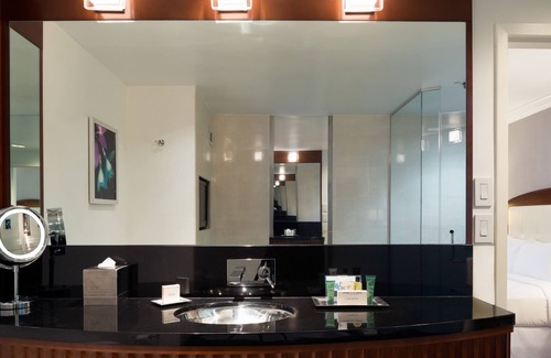 Charlotte Center City Hotel | Hilton Charlotte Uptown