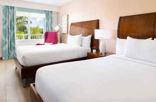 New Town Hotel | Hilton Garden Inn Key West/The Keys Collection