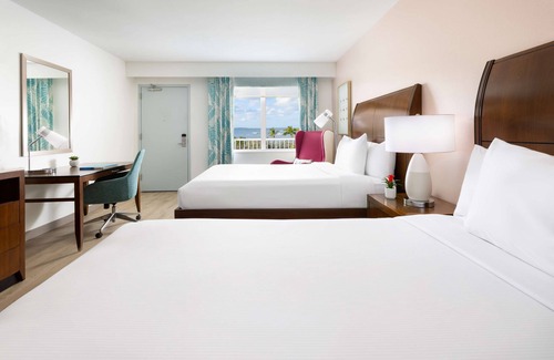 New Town Hotel | Hilton Garden Inn Key West/The Keys Collection