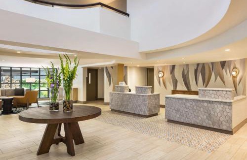 Monterey Hotel | Hilton Garden Inn Monterey