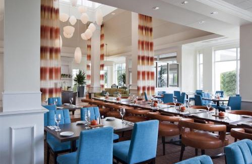 Saint-Laurent Hotel | Hilton Garden Inn Montreal Airport