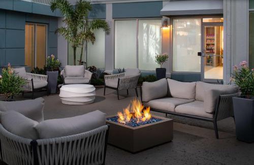 Airport North Hotel | Hilton Garden Inn Orlando Airport