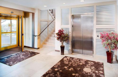 Fox Point Hotel | Hilton Garden Inn Providence