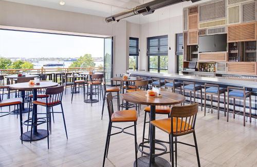 Fox Point Hotel | Hilton Garden Inn Providence