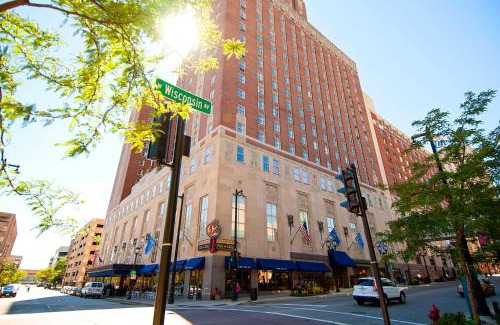 Westown Hotel | Hilton Milwaukee