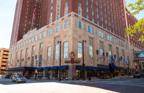 Westown Hotel | Hilton Milwaukee