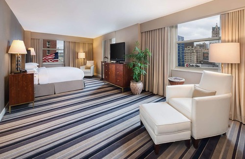 Westown Hotel | Hilton Milwaukee