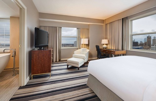 Westown Hotel | Hilton Milwaukee