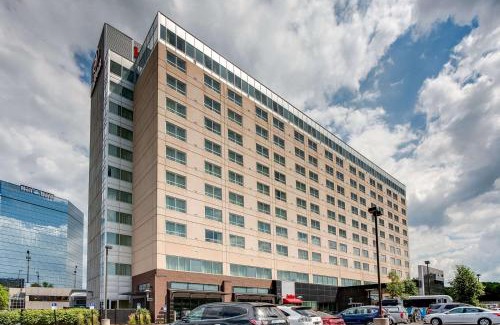 West Bloomington Hotel | Hilton Minneapolis Bloomington