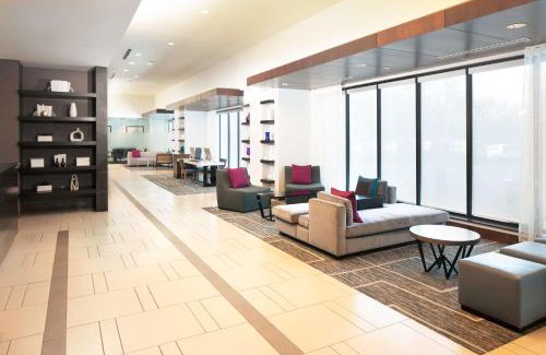 West Bloomington Hotel | Hilton Minneapolis Bloomington