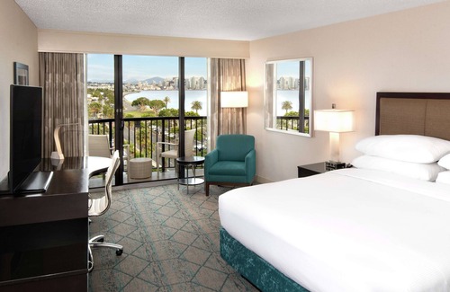 Downtown San Diego Hotel | Hilton San Diego Airport/Harbor Island