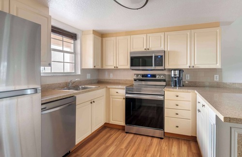 West Kissimmee Hotel | Hilton Vacation Club Aqua Sol Orlando West