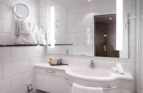 Glattbrugg Hotel | Hilton Zurich Airport