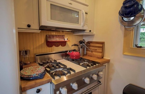 Mystic House | Historic 1810 Captain Burrows Home~ A Nautical New England Inspiration!
