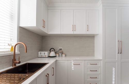 Launceston CBD House | Historic Beauty in the CBD with Parking & WiFi