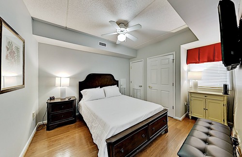 Wilmington Historic District Condo | Historic district condo with private riverfront balcony, walk to shops & dining