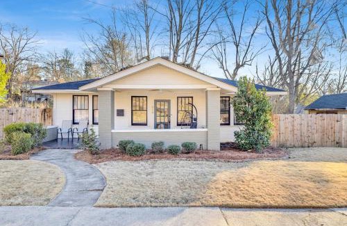 Crestline Heights House | Historic family getaway mins from downtown