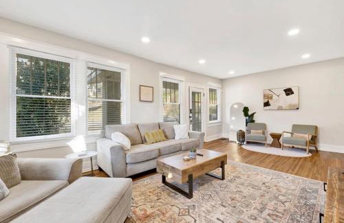 Crestline Heights House | Historic family getaway mins from downtown