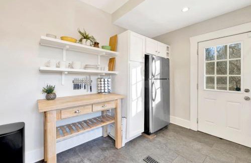 Crestline Heights House | Historic family getaway mins from downtown