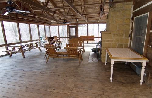 Clendenin House | Historic Farm Retreat, Perfect For A Getaway