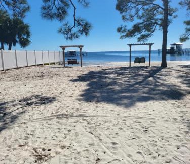 Gwaltney Estate House | Historic GWALTNEY HOUSE-Cottage at St Andrew's Bay