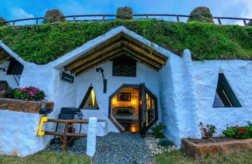 Guatape House | Hobbit Hotel Ecolodge- Guatapé