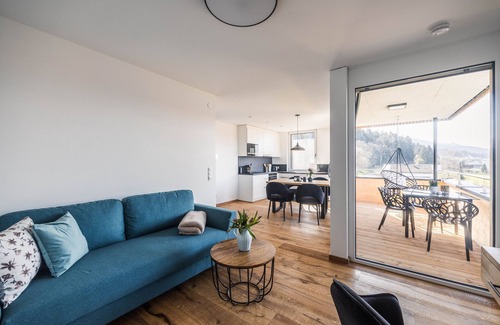 Hoerbranz Apartment | Holiday Apartment "2 Zimmer Mit Seeblick" with Lake View, Balcony and Wi-Fi
