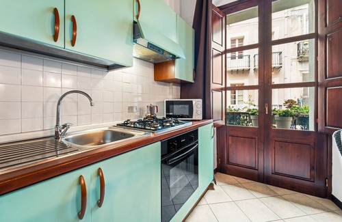 Marina District Apartment | Holiday Apartment ‘Sardinia Gem House’ with Sea View, Wi-Fi, A/C & Balcony